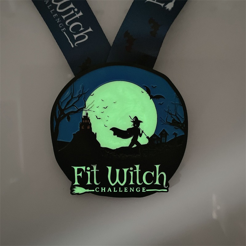 7/8-tums matt svartmetallmedalj halloween lysandenattmedaljer