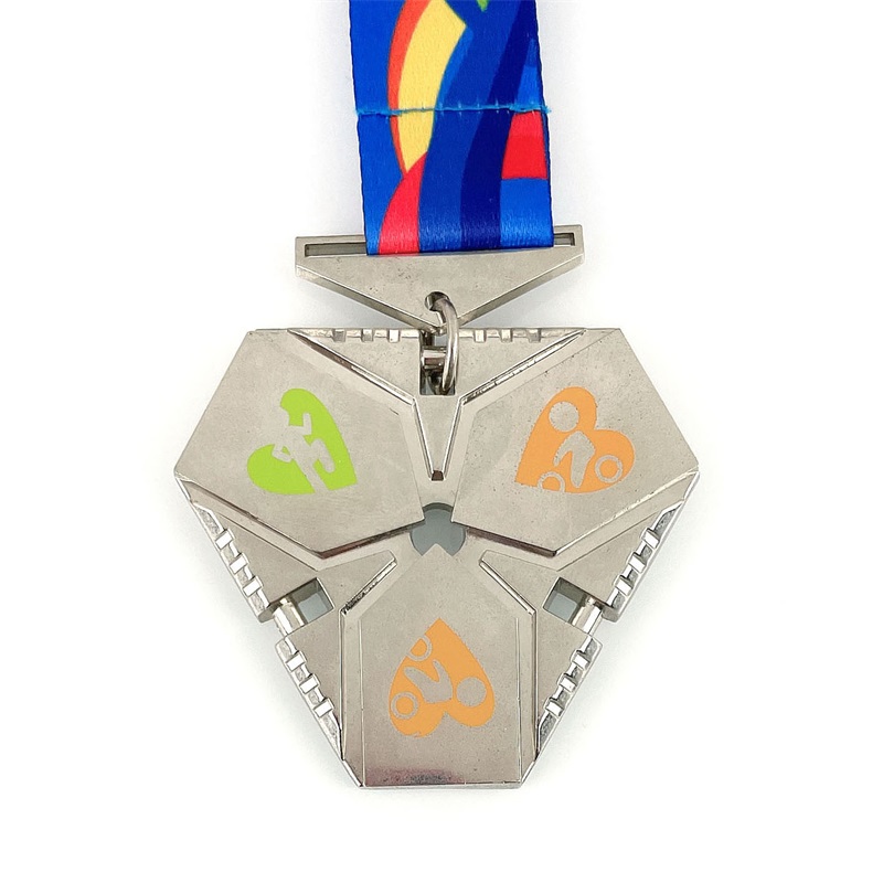 Gag anpassad metall graverad cool sport emaljmedalj triathlon medaljer 3D spinning medalj maraton